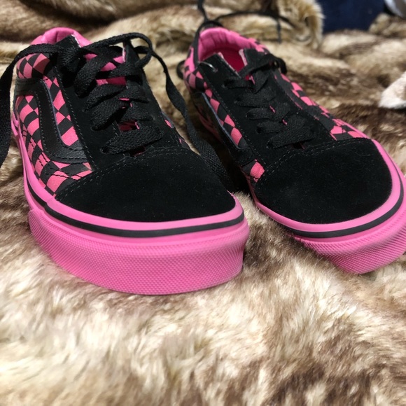 COPY - Boys vans pink checkers shoes - Picture 2 of 4